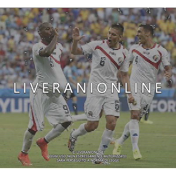 (140614) -- FORTALEZA, June 14, 2014 () -- Costa Rica\'s Joel Campbell (L) celebrates for his goal with his teammate Oscar Duarte (C) during a Group D match between Uruguay and Costa Rica of 2014 FIFA World Cup at the Estadio Castelao Stadium in Fortaleza, Brazil, June 14, 2014. (/Lui Siu Wai)(pcy) AG ALDO LIVERANI SAS ONLY ITALY