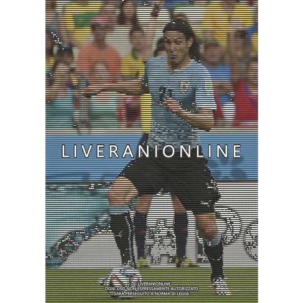 (140614) -- FORTALEZA, June 14, 2014 () -- Uruguay\'s Edinson Cavani controls the ball during a Group D match between Uruguay and Costa Rica of 2014 FIFA World Cup at the Estadio Castelao Stadium in Fortaleza, Brazil, June 14, 2014. (/Lui Siu Wai)(pcy) AG ALDO LIVERANI SAS ONLY ITALY