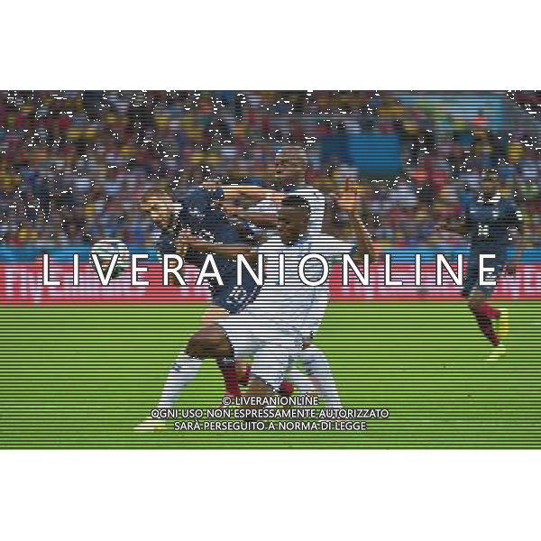 Karim BENZEMA / Maynor FIGUEROA / Osman CHAVEZ - 15.06.2014 - France / Honduras - Coupe du Monde 2014 - Photo : Dave Winter / Icon Sport /Agenzia Aldo Liverani sas - ONLY ITALY - Francia - Honduras Coppa del Mondo FIFA BRASILE 2014
