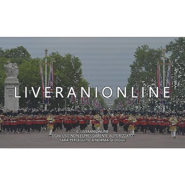 Atmosphere - At the Trooping of the Colour. Trooping the Colour ceremony, London, UK, 14th April 2014 ©PHOTOSHOT/Agenzia Aldo Liverani sas - ITALY ONLY - EDITORIAL USE ONLY - REALI INGLESI: La Regina Elisabetta II d\'inghilterra con i membri della famiglia reale al Trooping the Colour, la parata annuale del Compleanno della regina con partenza da Buckingham Palace a Londra