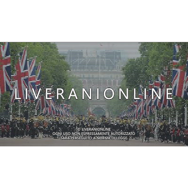Atmosphere - At the Trooping of the Colour. Trooping the Colour ceremony, London, UK, 14th April 2014 ©PHOTOSHOT/Agenzia Aldo Liverani sas - ITALY ONLY - EDITORIAL USE ONLY - REALI INGLESI: La Regina Elisabetta II d\'inghilterra con i membri della famiglia reale al Trooping the Colour, la parata annuale del Compleanno della regina con partenza da Buckingham Palace a Londra