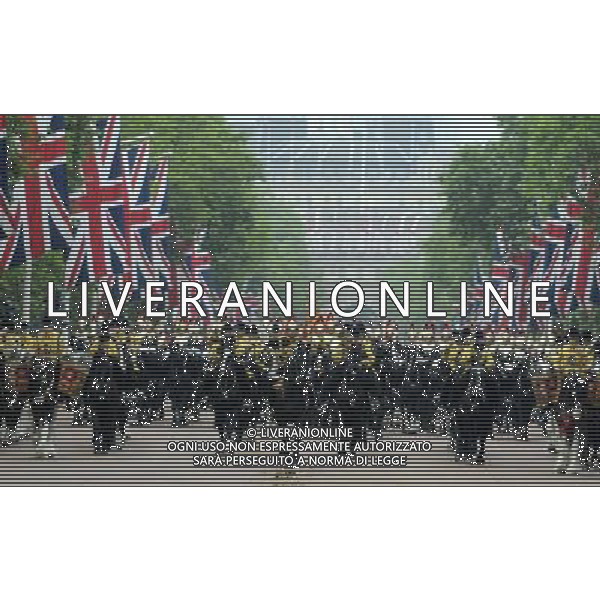 Atmosphere - At the Trooping of the Colour. Trooping the Colour ceremony, London, UK, 14th April 2014 ©PHOTOSHOT/Agenzia Aldo Liverani sas - ITALY ONLY - EDITORIAL USE ONLY - REALI INGLESI: La Regina Elisabetta II d\'inghilterra con i membri della famiglia reale al Trooping the Colour, la parata annuale del Compleanno della regina con partenza da Buckingham Palace a Londra