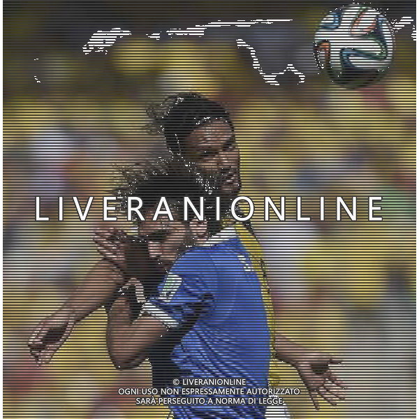 (140614) -- BELO HORIZONTE, June 14, 2014 () -- Greece\'s Giorgios Samaras (front) competes with Colombia\'s Abel Aguilar for a headball during a Group C match between Colombia and Greece of 2014 FIFA World Cup at the Estadio Mineirao Stadium in Belo Horizonte, Brazil, June 14, 2014. Colombia won 3-0 over Greece on Saturday. (/Qi Heng)(pcy) ©PHOTOSHOT/Agenzia Aldo Liverani sas - ITALY ONLY - EDITORIAL USE ONLY - Colombia Vs Grecia partita del Gruppo C Coppa del Mondo FIFA 2014 Mineirao stadio Estadio a Belo Horizonte, in Brasile 14 Giugno 2014