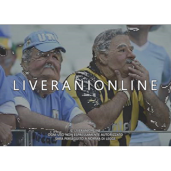 (140614) -- FORTALEZA, June 14, 2014 () ®C Uruguay\'s fans wait for a Group D match between Uruguay and Costa Rica of 2014 FIFA World Cup at the Estadio Castelao Stadium in Fortaleza, Brazil, June 14, 2014. (/Lui Siu Wai)(pcy) ©PHOTOSHOT/Agenzia Aldo Liverani sas - ITALY ONLY - EDITORIAL USE ONLY - Uruguay vs Costa Rica partita del Gruppo D della Coppa del mondo FIFA 2014 Castelao stadio Estadio a Fortaleza, in Brasile, 14 Giugno 2014