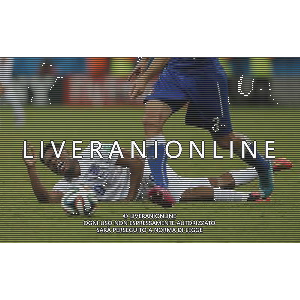 (140614) -- MANAUS, June 14, 2014 () -- England\'s Daniel Sturridge falls down on the field during a Group D match between England and Italy of 2014 FIFA World Cup in the Arena Amazonia Stadium in Manaus, Brazil, June 14, 2014. (/Zhou Lei)(rh) ©PHOTOSHOT/Agenzia Aldo Liverani sas - ITALY ONLY - EDITORIAL USE ONLY - Italia - Inghilterra partita del Gruppo D coppa del mondo 2014 FIFA World Cup Stadio all\'Arena Amazzonia a Manaus, Brasile, 14 giugno 2014