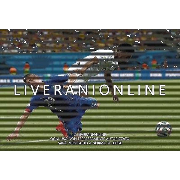 (140614) -- MANAUS, June 14, 2014 () -- Italy\'s Marco Verratti falls down on the field during a Group D match between England and Italy of 2014 FIFA World Cup in the Arena Amazonia Stadium in Manaus, Brazil, June 14, 2014. (/Wang Lili)(rh) ©PHOTOSHOT/Agenzia Aldo Liverani sas - ITALY ONLY - EDITORIAL USE ONLY - Italia - Inghilterra partita del Gruppo D coppa del mondo 2014 FIFA World Cup Stadio all\'Arena Amazzonia a Manaus, Brasile, 14 giugno 2014