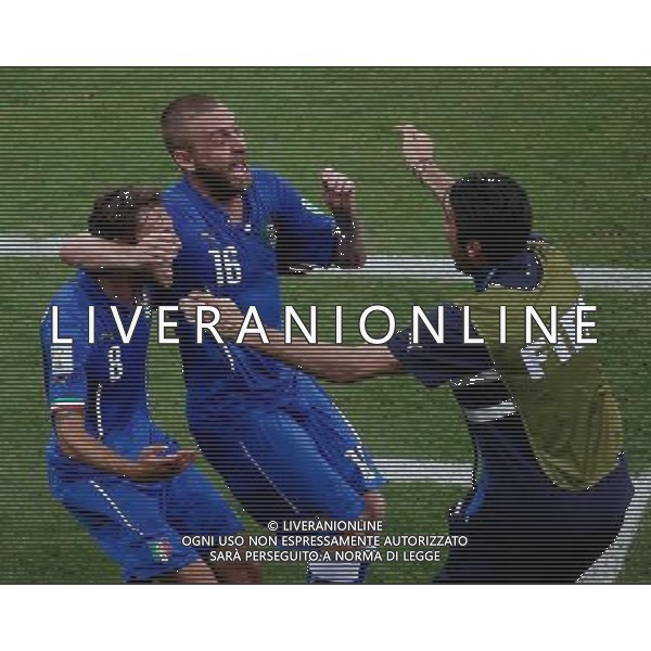 (140614) -- MANAUS, June 14, 2014 () -- Italy\'s Claudio Marchisio (L) celebrates for his goal with his teammates during a Group D match between England and Italy of 2014 FIFA World Cup at the Arena Amazonia Stadium in Manaus, Brazil, June 14, 2014. (/Liao Yujie)(pcy) ©PHOTOSHOT/Agenzia Aldo Liverani sas - ITALY ONLY - EDITORIAL USE ONLY - Italia - Inghilterra partita del Gruppo D coppa del mondo 2014 FIFA World Cup Stadio all\'Arena Amazzonia a Manaus, Brasile, 14 giugno 2014