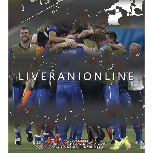 (140614) -- MANAUS, June 14, 2014 () -- Italy\'s players celebrate the goal during a Group D match between England and Italy of 2014 FIFA World Cup in the Arena Amazonia Stadium in Manaus, Brazil, June 14, 2014. (/Wang Lili)(rh) ©PHOTOSHOT/Agenzia Aldo Liverani sas - ITALY ONLY - EDITORIAL USE ONLY - Italia - Inghilterra partita del Gruppo D coppa del mondo 2014 FIFA World Cup Stadio all\'Arena Amazzonia a Manaus, Brasile, 14 giugno 2014