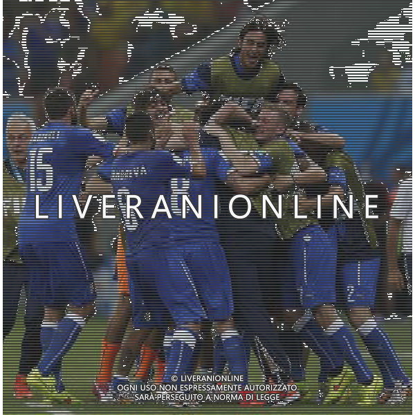 (140614) -- MANAUS, June 14, 2014 () -- Italy\'s players celebrate the goal during a Group D match between England and Italy of 2014 FIFA World Cup in the Arena Amazonia Stadium in Manaus, Brazil, June 14, 2014. (/Wang Lili)(rh) ©PHOTOSHOT/Agenzia Aldo Liverani sas - ITALY ONLY - EDITORIAL USE ONLY - Italia - Inghilterra partita del Gruppo D coppa del mondo 2014 FIFA World Cup Stadio all\'Arena Amazzonia a Manaus, Brasile, 14 giugno 2014