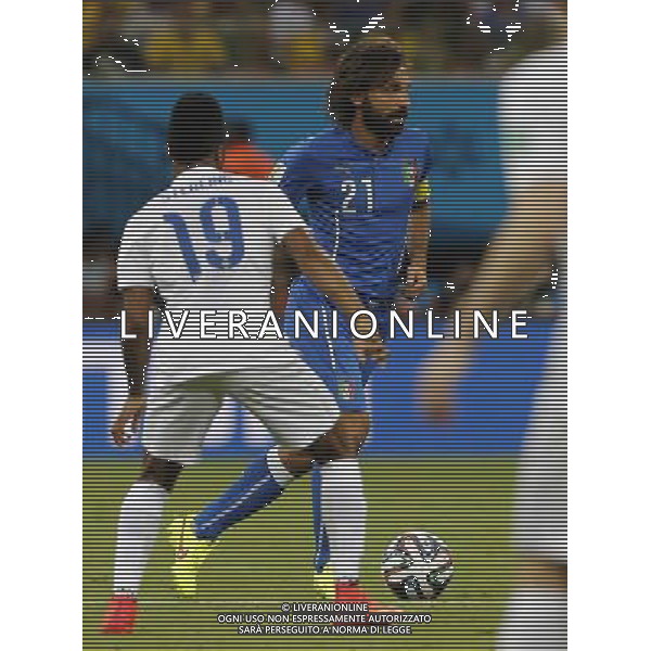 (140614) -- MANAUS, June 14, 2014 () -- Italy\'s Andrea Pirlo controls the ball during a Group D match between England and Italy of 2014 FIFA World Cup in the Arena Amazonia Stadium in Manaus, Brazil, June 14, 2014. (/Zhou Lei)(rh) ©PHOTOSHOT/Agenzia Aldo Liverani sas - ITALY ONLY - EDITORIAL USE ONLY - Italia - Inghilterra partita del Gruppo D coppa del mondo 2014 FIFA World Cup Stadio all\'Arena Amazzonia a Manaus, Brasile, 14 giugno 2014