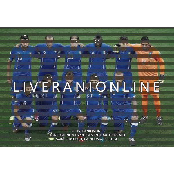 (140614) -- MANAUS, June 14, 2014 () -- Italy\'s national team players pose for a group photo before a Group D match between England and Italy of 2014 FIFA World Cup at the Arena Amazonia Stadium in Manaus, Brazil, June 14, 2014. (/Liao Yujie)(pcy) ©PHOTOSHOT/Agenzia Aldo Liverani sas - ITALY ONLY - EDITORIAL USE ONLY - FORMAZIONE ITALIA - - Italia - Inghilterra partita del Gruppo D coppa del mondo 2014 FIFA World Cup Stadio all\'Arena Amazzonia a Manaus, Brasile, 14 giugno 2014