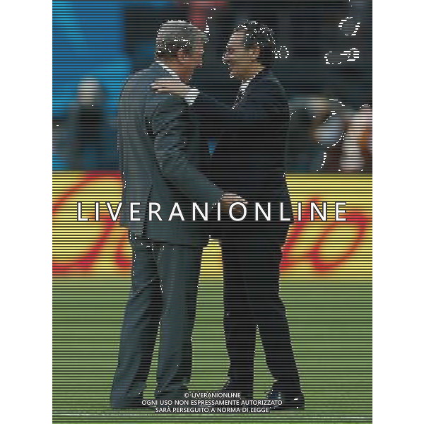 (140614) -- MANAUS, June 14, 2014 () -- England\'s coach Roy Hodgson (L) talks with Italy\'s coach Cesare Prandelli during a Group D match between England and Italy of 2014 FIFA World Cup in the Arena Amazonia Stadium in Manaus, Brazil, June 14, 2014. (/Wang Lili)(rh) ©PHOTOSHOT/Agenzia Aldo Liverani sas - ITALY ONLY - EDITORIAL USE ONLY - Italia - Inghilterra partita del Gruppo D coppa del mondo 2014 FIFA World Cup Stadio all\'Arena Amazzonia a Manaus, Brasile, 14 giugno 2014