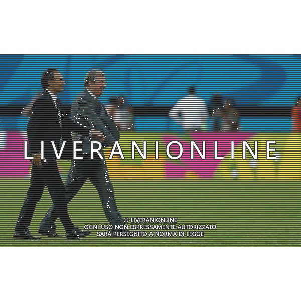 (140614) -- MANAUS, June 14, 2014 () -- England\'s coach Roy Hodgson (R) and Italy\'s coach Cesare Prandelli walk in the Arena Amazonia Stadium during a Group D match between England and Italy of 2014 FIFA World Cup in Manaus, Brazil, June 14, 2014. (/Wang Lili)(rh) ©PHOTOSHOT/Agenzia Aldo Liverani sas - ITALY ONLY - EDITORIAL USE ONLY - Italia - Inghilterra partita del Gruppo D coppa del mondo 2014 FIFA World Cup Stadio all\'Arena Amazzonia a Manaus, Brasile, 14 giugno 2014