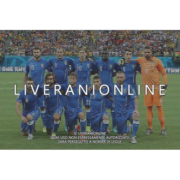 (140614) -- MANAUS, June 14, 2014 () -- Italy\'s players pose for a group photo before a Group D match between England and Italy of 2014 FIFA World Cup at the Arena Amazonia Stadium in Manaus, Brazil, June 14, 2014. (/Xu Zijian)(pcy) ©PHOTOSHOT/Agenzia Aldo Liverani sas - ITALY ONLY - EDITORIAL USE ONLY - FORMAZIONE ITALIA - - Italia - Inghilterra partita del Gruppo D coppa del mondo 2014 FIFA World Cup Stadio all\'Arena Amazzonia a Manaus, Brasile, 14 giugno 2014