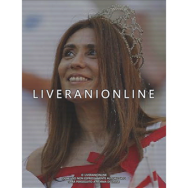 (140614) -- MANAUS, June 14, 2014 () -- An England\'s fan is seen before a Group D match between England and Italy of 2014 FIFA World Cup at the Arena Amazonia Stadium in Manaus, Brazil, June 14, 2014. (/Zhou Lei)(rh) ©PHOTOSHOT/Agenzia Aldo Liverani sas - ITALY ONLY - EDITORIAL USE ONLY - Italia - Inghilterra partita del Gruppo D coppa del mondo 2014 FIFA World Cup Stadio all\'Arena Amazzonia a Manaus, Brasile, 14 giugno 2014