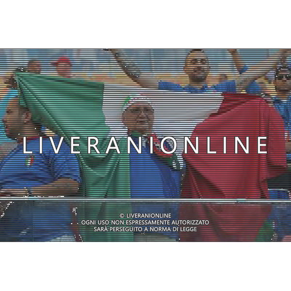 (140614) -- MANAUS, June 14, 2014 (Xinhua) -- Italy\'s fans are seen before a Group D match between England and Italy of 2014 FIFA World Cup at the Arena Amazonia Stadium in Manaus, Brazil, June 14, 2014. (Xinhua/Xu Zijian)(pcy) ©PHOTOSHOT/Agenzia Aldo Liverani sas - ITALY ONLY - EDITORIAL USE ONLY - Italia - Inghilterra partita del Gruppo D coppa del mondo 2014 FIFA World Cup Stadio all\'Arena Amazzonia a Manaus, Brasile, 14 giugno 2014