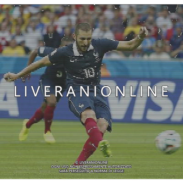 (140615) -- PORTO ALEGRE, June 15, 2014 () -- Frances\'s Karim Benzema scores a penalty goal during a Group E match between France and Honduras of 2014 FIFA World Cup at the Estadio Beira-Rio Stadium in Porto Alegre, Brazil, June 15, 2014. (/Chen Jianli)(rh) ©PHOTOSHOT/Agenzia Aldo Liverani sas - ITALY ONLY - EDITORIAL USE ONLY
