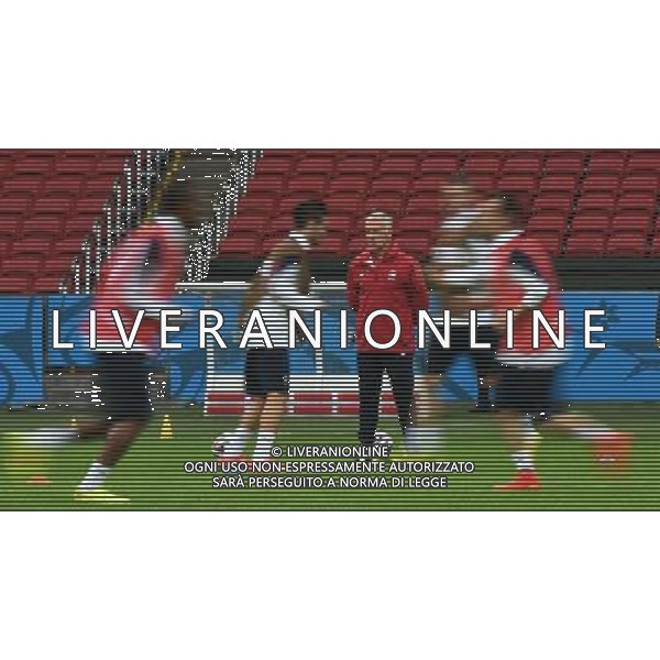 (140614) -- PORTO ALEGRE, June 14, 2014 () -- France\'s coach Didier Deschamps attends a training session in Porto Alegre, Brazil, June 14, 2014. (/Li Ga)(rh) ©PHOTOSHOT/Agenzia Aldo Liverani sas - ITALY ONLY - EDITORIAL USE ONLY - Allenamento dei giocatori della nazionale della francia a Porto Alegre, in Brasile, 14 giugno, 2014