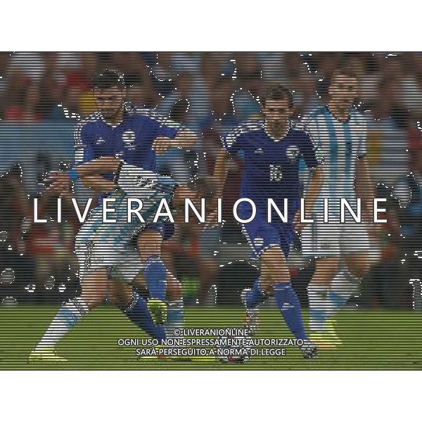 (140615) -- RIO DE JANEIRO, June 15, 2014 () -- Argentina\'s Pablo Zabaleta vies with Bosnia and Herzegovina\'s Sead Kolasinac during a Group F match between Argentina and Bosnia and Herzegovina of 2014 FIFA World Cup at the Estadio de Maracana Stadium in Rio de Janeiro, Brazil, June 15, 2014. (/Wang Lili) ©photoshot/Agenzia Aldo Liverani sas - ITALY ONLY - Argentina - Bosnia Erzegovina partita del Gruppo F Coppa del Mondo 2014 FIFA World Cup allo Stadio Maracana\' Stadium di Rio de Janeiro, in Brasile, 15 giugno 2014