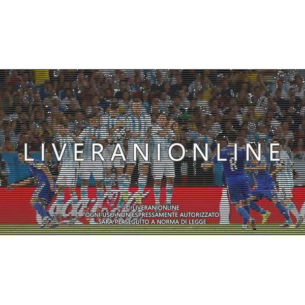 (140615) -- RIO DE JANEIRO, June 15, 2014 () -- Argentina\'s players defend against a direct free kick during a Group F match between Argentina and Bosnia and Herzegovina of 2014 FIFA World Cup at the Estadio de Maracana Stadium in Rio de Janeiro, Brazil, June 15, 2014. (/Wang Lili) ©photoshot/Agenzia Aldo Liverani sas - ITALY ONLY - Argentina - Bosnia Erzegovina partita del Gruppo F Coppa del Mondo 2014 FIFA World Cup allo Stadio Maracana\' Stadium di Rio de Janeiro, in Brasile, 15 giugno 2014