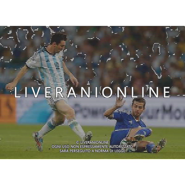 (140615) -- RIO DE JANEIRO, June 15, 2014 () -- Argentina\'s Lionel Messi attempts to pass the ball during a Group F match between Argentina and Bosnia and Herzegovina of 2014 FIFA World Cup at the Estadio de Maracana Stadium in Rio de Janeiro, Brazil, June 15, 2014. (/Wang Lili) ©photoshot/Agenzia Aldo Liverani sas - ITALY ONLY - Argentina - Bosnia Erzegovina partita del Gruppo F Coppa del Mondo 2014 FIFA World Cup allo Stadio Maracana\' Stadium di Rio de Janeiro, in Brasile, 15 giugno 2014