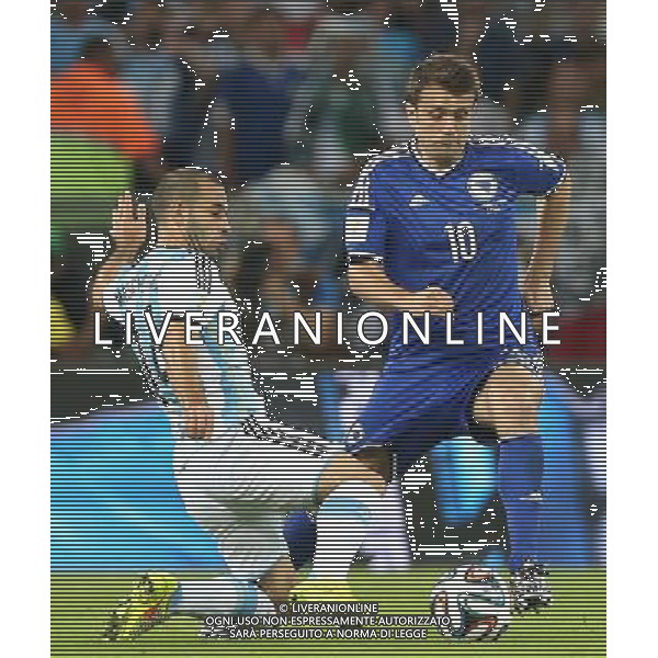 (140615) -- RIO DE JANEIRO, June 15, 2014 () -- Argentina\'s Javier Mascheran vies with Bosnia and Herzegovina\'s Zvjezdan Misimovic during a Group F match between Argentina and Bosnia and Herzegovina of 2014 FIFA World Cup at the Estadio de Maracana Stadium in Rio de Janeiro, Brazil, June 15, 2014. (/Xu Zijian) ©photoshot/Agenzia Aldo Liverani sas - ITALY ONLY - Argentina - Bosnia Erzegovina partita del Gruppo F Coppa del Mondo 2014 FIFA World Cup allo Stadio Maracana\' Stadium di Rio de Janeiro, in Brasile, 15 giugno 2014