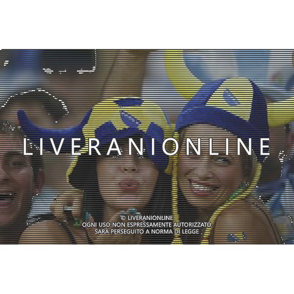 (140615) -- RIO DE JANEIRO, June 15, 2014 () -- Fans pose for photos before a Group F match between Argentina and Bosnia and Herzegovina of 2014 FIFA World Cup at the Estadio de Maracana Stadium in Rio de Janeiro, Brazil, June 15, 2014. (/Wang Lili) ©photoshot/Agenzia Aldo Liverani sas - ITALY ONLY - Argentina - Bosnia Erzegovina partita del Gruppo F Coppa del Mondo 2014 FIFA World Cup allo Stadio Maracana\' Stadium di Rio de Janeiro, in Brasile, 15 giugno 2014