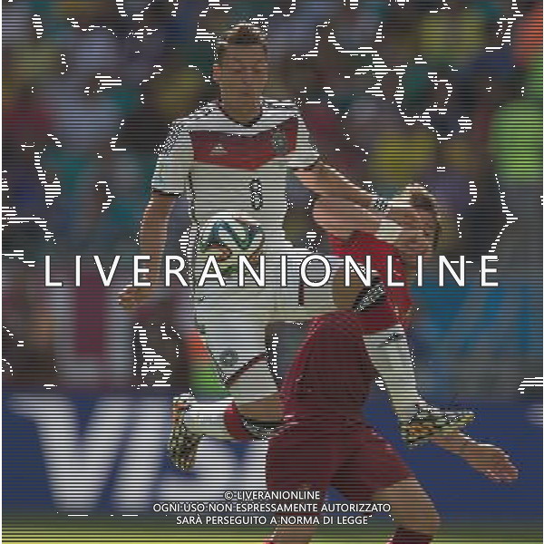 firo : 16.06.2014 Fu§ball, Fussball, WM 2014 Brasilien, Weltmeisterschaft 2014 Brasilien, Football World Championships Brazil 2014, 2014 FIFA WORLD CUP BRAZIL,Brasil,Bresil, Deutschland , Germany , GER - Portugal Zweikampf Mesut …zil geegn Fabio Coentrao $worldrights Es gelten unsere AGB, einsehbar auf www.firosportphoto.de $ONLY FOR USE IN GERMANY !!! Photo : mexsport copyright by firo sportphoto: Coesfelder Str.207 48249 DŸlmen www.firosportphoto.de / GES Sportphoto/ mail@firosportphoto.de (V o l k s b a n k B o c h u m - W i t t e n ) BLZ.: 430 601 29 Kt. Nr.: 341 117 100 Tel:Ê 02594 - 9916004 Fax:Ê02594 - 9916005 ag aldo liverani sas only italy