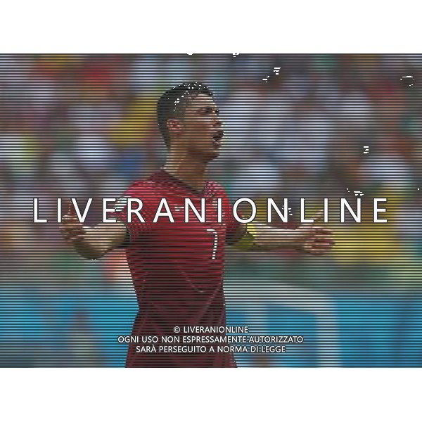 firo : 16.06.2014 Fu§ball, Fussball, WM 2014 Brasilien, Weltmeisterschaft 2014 Brasilien, Football World Championships Brazil 2014, 2014 FIFA WORLD CUP BRAZIL,Brasil,Bresil, Deutschland , Germany , GER - Portugal . Gestik EnttŠuscht EnttŠuschung bei Cristiano Ronaldo $worldrights Es gelten unsere AGB, einsehbar auf www.firosportphoto.de $ONLY FOR USE IN GERMANY !!! Photo : mexsport copyright by firo sportphoto: Coesfelder Str.207 48249 DŸlmen www.firosportphoto.de / GES Sportphoto/ mail@firosportphoto.de (V o l k s b a n k B o c h u m - W i t t e n ) BLZ.: 430 601 29 Kt. Nr.: 341 117 100 Tel:Ê 02594 - 9916004 Fax:Ê02594 - 9916005 AG ALDO LIVERANI SAS ONLY ITALY