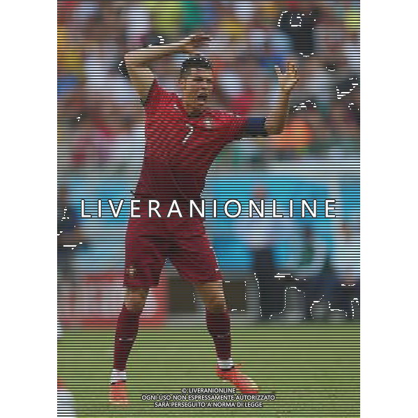 firo : 16.06.2014 Fu§ball, Fussball, WM 2014 Brasilien, Weltmeisterschaft 2014 Brasilien, Football World Championships Brazil 2014, 2014 FIFA WORLD CUP BRAZIL,Brasil,Bresil, Deutschland , Germany , GER - Portugal 4:0 Gestik EnttŠuscht EnttŠuschung bei Cristiano Ronaldo $worldrights Es gelten unsere AGB, einsehbar auf www.firosportphoto.de $ONLY FOR USE IN GERMANY !!! Photo : mexsport copyright by firo sportphoto: Coesfelder Str.207 48249 DŸlmen www.firosportphoto.de / GES Sportphoto/ mail@firosportphoto.de (V o l k s b a n k B o c h u m - W i t t e n ) BLZ.: 430 601 29 Kt. Nr.: 341 117 100 Tel:Ê 02594 - 9916004 Fax:Ê02594 - 9916005 AG ALDO LIVERANI SAS ONLY ITALY
