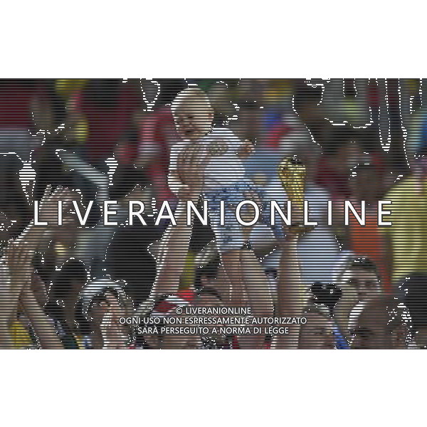 (140616) -- NATAL, June 16, 2014 () -- A baby held by fans of U.S. reacts during a Group G match between Ghana and U.S. of 2014 FIFA World Cup at the Estadio das Dunas Stadium in Natal, Brazil, June 16, 2014. (/Lui Siu Wai)(pcy) AG ALDO LIVERANI SAS ONLY ITALY