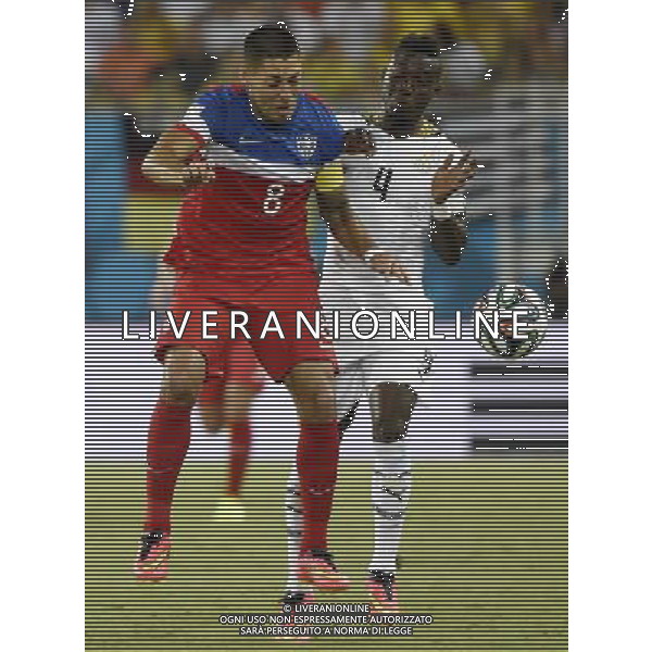 (140616) -- NATAL, June 16, 2014 () -- Clint Dempsey (L) of U.S. vies with Ghana\'s Daniel Opare during a Group G match between Ghana and U.S. of 2014 FIFA World Cup at the Estadio das Dunas Stadium in Natal, Brazil, June 16, 2014. (/Lui Siu Wai)(pcy) AG ALDO LIVERANI SAS ONLY ITALY