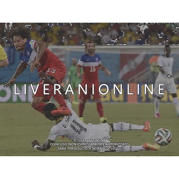 (140616) -- NATAL, June 16, 2014 () -- Jermaine Jones (L) of U.S. vies with Ghana\'s Daniel Opare during a Group G match between Ghana and U.S. of 2014 FIFA World Cup at the Estadio das Dunas Stadium in Natal, Brazil, June 16, 2014. (/Lui Siu Wai)(pcy) AG ALDO LIVERANI SAS ONLY ITALY
