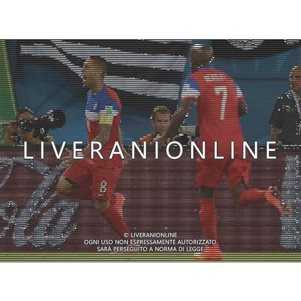 (140616) -- NATAL, June 16, 2014 () -- Clint Dempsey (L) of U.S. celebrates a goal during a Group G match between Ghana and U.S. of 2014 FIFA World Cup at the Estadio das Dunas Stadium in Natal, Brazil, June 16, 2014. (/Guo Yong)(rh) AG ALDO LIVERANI SAS ONLY ITALY