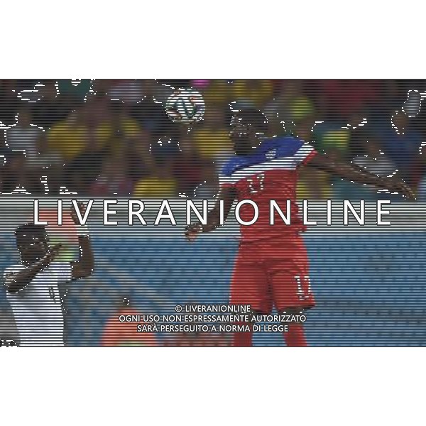 (140616) -- NATAL, June 16, 2014 () -- Jozy Altidore (R) of U.S. competes for a header during a Group G match between Ghana and U.S. of 2014 FIFA World Cup at the Estadio das Dunas Stadium in Natal, Brazil, June 16, 2014. (/Guo Yong)(rh) AG ALDO LIVERANI SAS ONLY ITALY