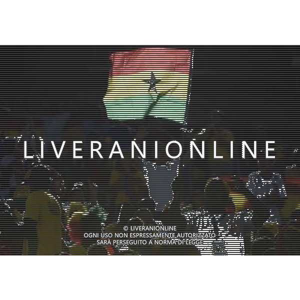 (140616) -- NATAL, June 16, 2014 () -- A Ghana\'s fan waves a national flag before a Group G match between Ghana and U.S. of 2014 FIFA World Cup at the Estadio das Dunas Stadium in Natal, Brazil, June 16, 2014. (/Lui Siu Wai)(pcy) AG ALDO LIVERANI SAS ONLY ITALY