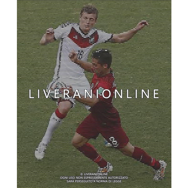 (140616) -- SALVADOR, June 16, 2014 () -- Germany\'s Toni Kroos vies with Portugal\'s Joao Moutinho during a Group G match between Germany and Portugal of 2014 FIFA World Cup at the Arena Fonte Nova Stadium in Salvador, Brazil, June 16, 2014. (/Liu Bin)(rh) AG ALDO LIVERANI SAS ONLY ITALY