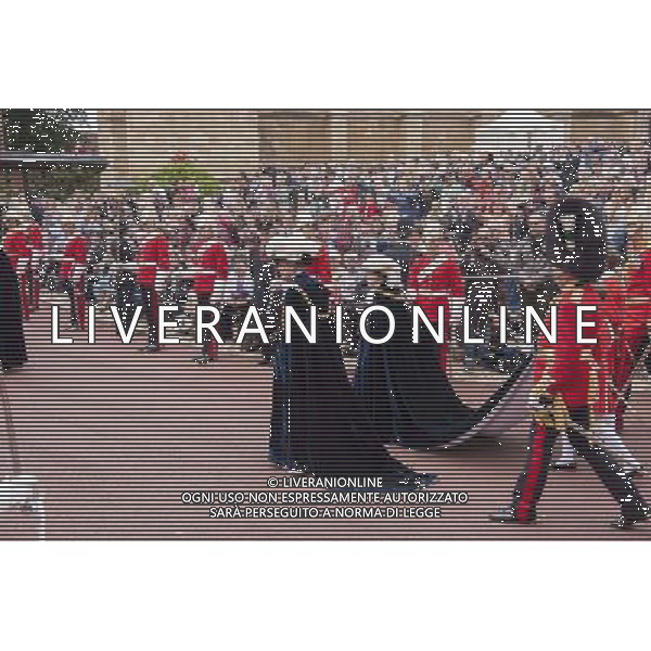The Queen and the Royal Family walk in procession with other members of the Order of the Garter has they process to the Chapel of St George\'s. This year a new Lady and Knight Companion were installed during the service. Windsor Castle. ©PHOTOSHOT/Agenzia Aldo Liverani sas - ITALY ONLY - EDITORIAL USE ONLY - REALI INGLESI: La Regina Elisabetta II d\'inghilterra e la famiglia reale in processione con i membri dell\'Ordine della Giarrettiera alla Cappella di San Giorgio. Castello di Windsor. Londra