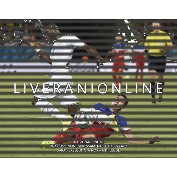 (140616) -- NATAL, June 16, 2014 () -- Alejandro Bedoya (R) of U.S. vies with Ghana\'s Kwadwo Asamoah during a Group G match between Ghana and U.S. of 2014 FIFA World Cup at the Estadio das Dunas Stadium in Natal, Brazil, June 16, 2014. U.S. won 2-1 over Ghana on Monday. (/Lui Siu Wai)(pcy) AG ALDO LIVERANI SAS ONLY ITALY