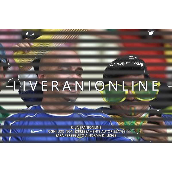 (140617) -- FORTALEZA, June 17, 2014 () -- Fans pose for photos during a Group A match between Brazil and Mexico of 2014 FIFA World Cup at the Estadio Castelao Stadium in Fortaleza, Brazil, June 17, 2014.(/Guo Yong)(rh) AG ALDO LIVERANI SAS ONLY ITALY