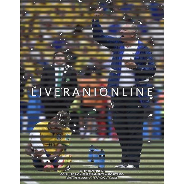 (140617) -- FORTALEZA, June 17, 2014 () -- Brazil\'s head coach Luiz Felipe Scolari (R, front) reacts as Brazil\'s Neymar (bottom) resting with leg injury during a Group A match between Brazil and Mexico of 2014 FIFA World Cup at the Estadio Castelao Stadium in Fortaleza, Brazil, June 17, 2014.(/Lui Siu Wai)(xzj) AG ALDO LIVERANI SAS ONLY ITALY