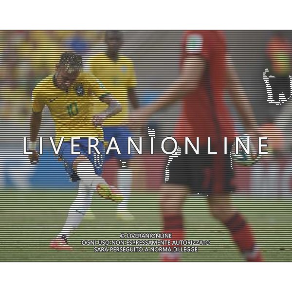 (140617) -- FORTALEZA, June 17, 2014 () -- Brazil\'s Neymar passes the ball during a Group A match between Brazil and Mexico of 2014 FIFA World Cup at the Estadio Castelao Stadium in Fortaleza, Brazil, June 17, 2014.(/Guo Yong)(rh) AG ALDO LIVERANI SAS ONLY ITALY