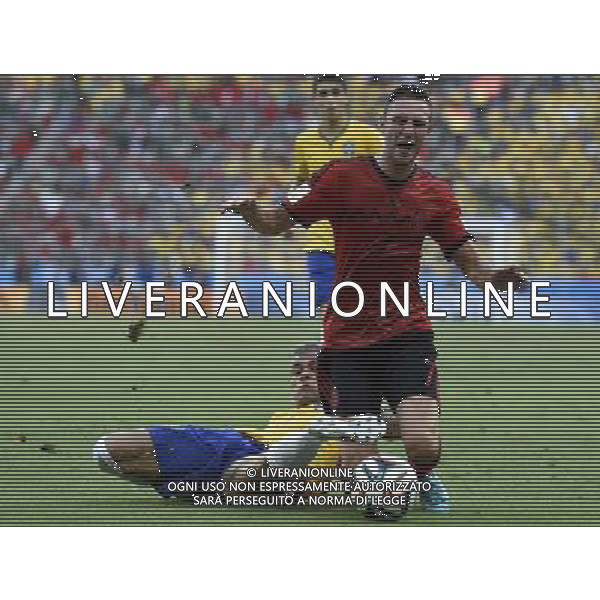 (140617) -- FORTALEZA, June 17, 2014 () -- Brazil\'s Dani Alves (bottom) vies with Mexico\'s Miguel Layun during a Group A match between Brazil and Mexico of 2014 FIFA World Cup at the Estadio Castelao Stadium in Fortaleza, Brazil, June 17, 2014.(/Lui Siu Wai)(xzj) AG ALDO LIVERANI SAS ONLY ITALY