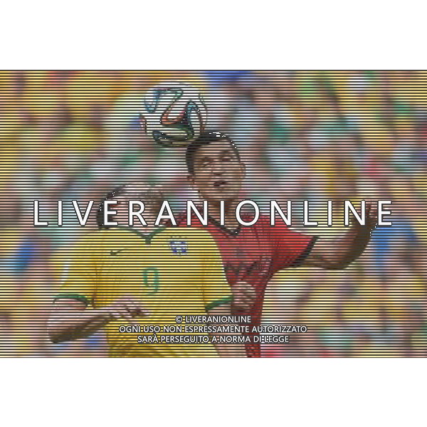 (140617) -- FORTALEZA, June 17, 2014 () -- Brazil\'s Fred (infront) competes a header during a Group A match between Brazil and Mexico of 2014 FIFA World Cup at the Estadio Castelao Stadium in Fortaleza, Brazil, June 17, 2014.(/Guo Yong)(rh) AG ALDO LIVERANI SAS ONLY ITALY
