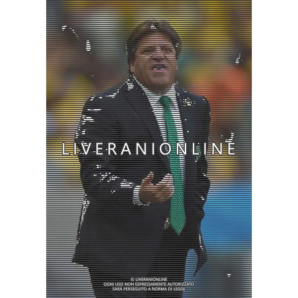 (140617) -- FORTALEZA, June 17, 2014 () -- Mexico\'s coach Miguel Herrera reacts during a Group A match between Brazil and Mexico of 2014 FIFA World Cup at the Estadio Castelao Stadium in Fortaleza, Brazil, June 17, 2014.(/Guo Yong)(rh) AG ALDO LIVERANI SAS ONLY ITALY