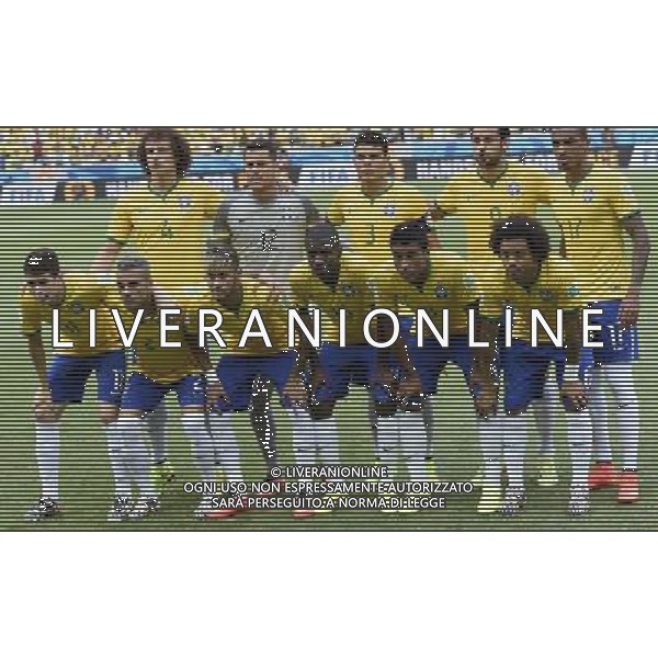 (140617) -- FORTALEZA, June 17, 2014 () -- Brazil\'s players pose for a group photo during a Group A match between Brazil and Mexico of 2014 FIFA World Cup at the Estadio Castelao Stadium in Fortaleza, Brazil, June 17, 2014.(/Lui Siu Wai)(rh) AG ALDO LIVERANI SAS ONLY ITALY