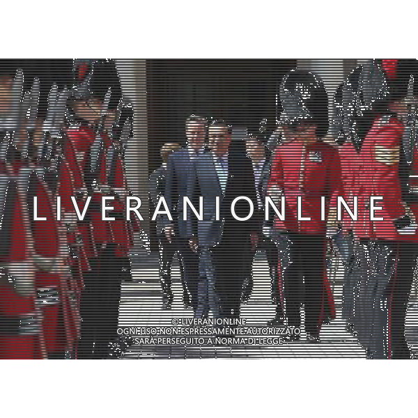 (140617) -- LONDON, June 17, 2014 () -- Chinese Premier Li Keqiang (C) attends a welcoming ceremony hosted by British Prime Minister David Cameron in London, Britain, June 17, 2014. Li held an annual meeting with Cameron in London on Tuesday. (/Pang Xinglei) (wjq) AG ALDO LIVERANI SAS ONLY ITALY