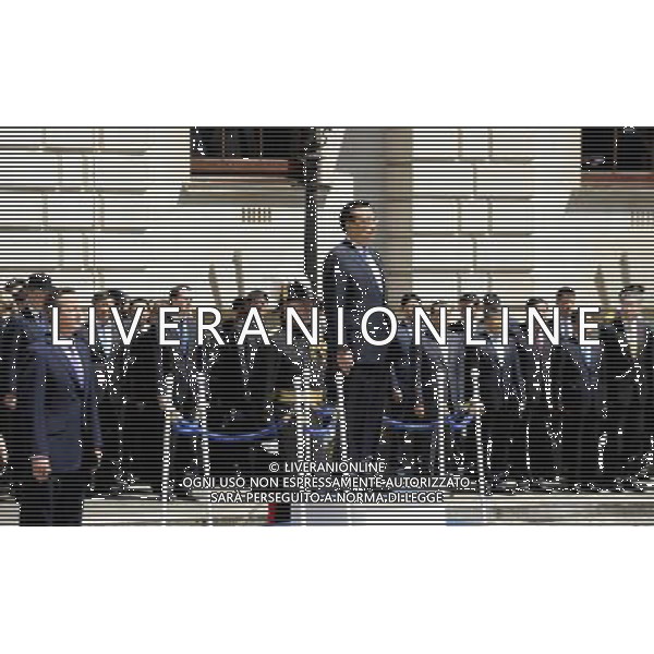 (140617) -- LONDON, June 17, 2014 () -- Chinese Premier Li Keqiang (C) attends a welcoming ceremony hosted by British Prime Minister David Cameron in London, Britain, June 17, 2014. Li held an annual meeting with Cameron in London on Tuesday. (/Zhang Duo) (wjq) AG ALDO LIVERANI SAS ONLY ITALY