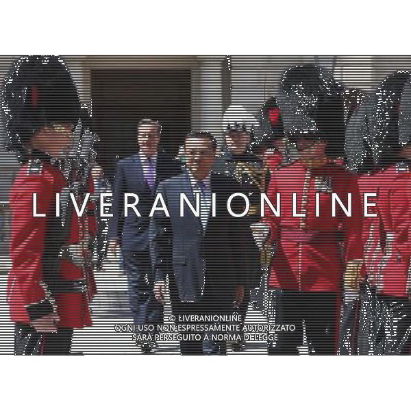 (140617) -- LONDON, June 17, 2014 () -- Chinese Premier Li Keqiang (C) attends a welcoming ceremony hosted by British Prime Minister David Cameron in London, Britain, June 17, 2014. Li held an annual meeting with Cameron in London on Tuesday. (/Pang Xinglei) (wjq) AG ALDO LIVERANI SAS ONLY ITALY