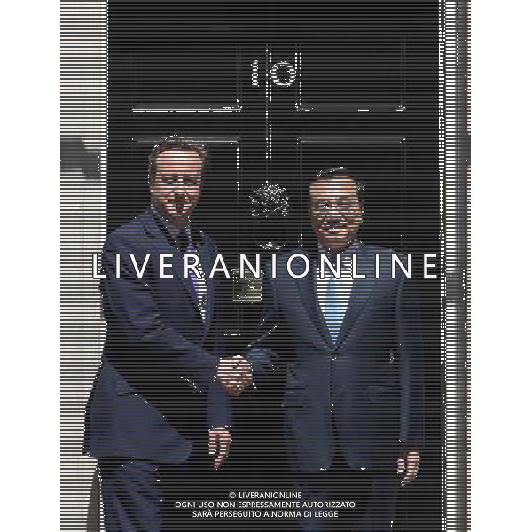 (140617) -- LONDON, June 17, 2014 () -- Chinese Premier Li Keqiang (R) shakes hands with British Prime Minister David Cameron during their annual meeting in London, Britain, June 17, 2014. (/Li Tao) (wjq) AG ALDO LIVERANI SAS ONLY ITALY